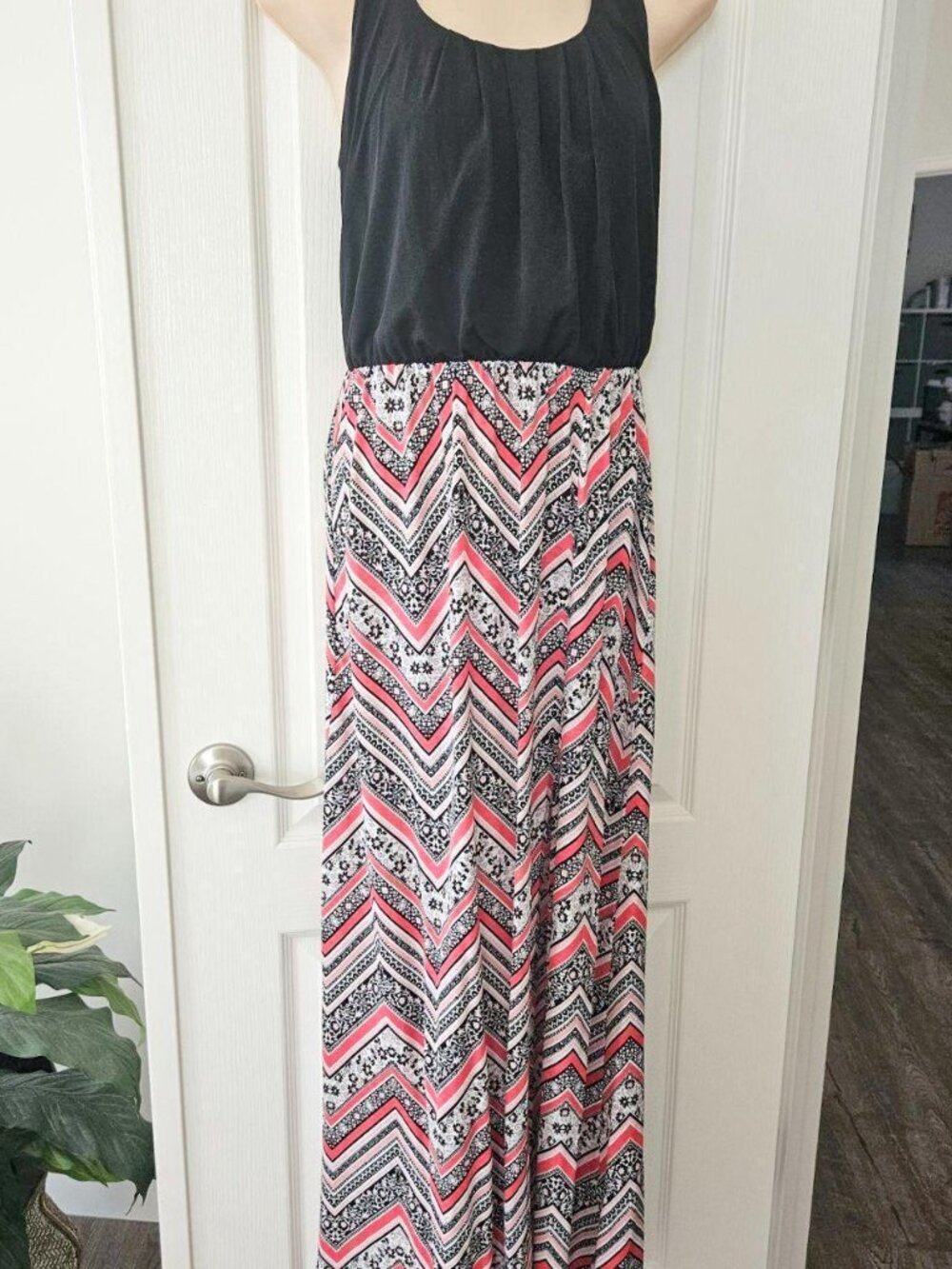 Three Pink Hearts Women's Maxi Dress Chevron Print CrissCross Back